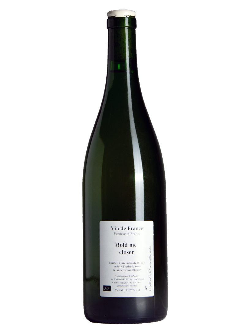 Hold me closer | Natural Wine by Anders Frederik Steen.