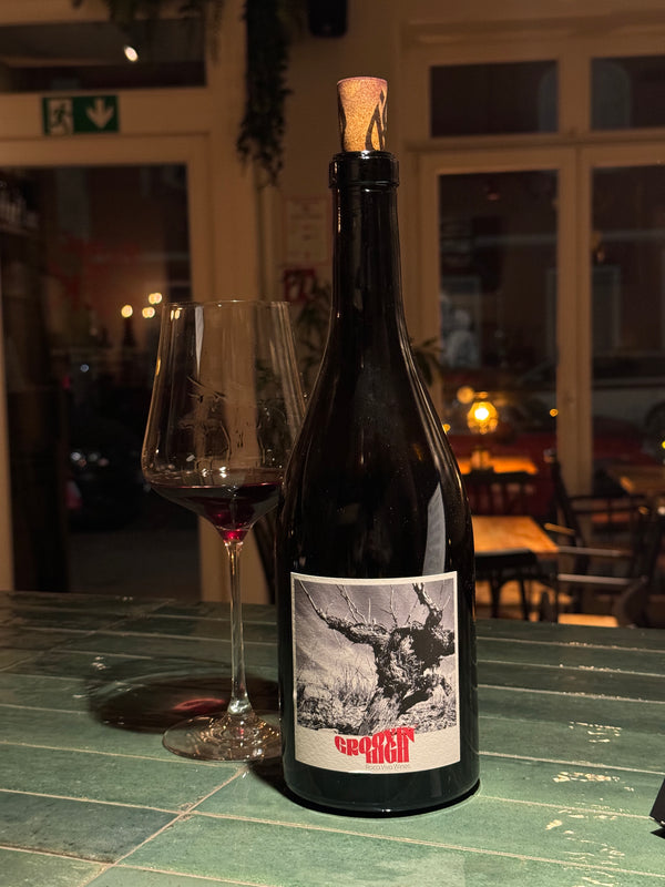 Groovin High 2021 is a natural wine crafted by Roca Viva