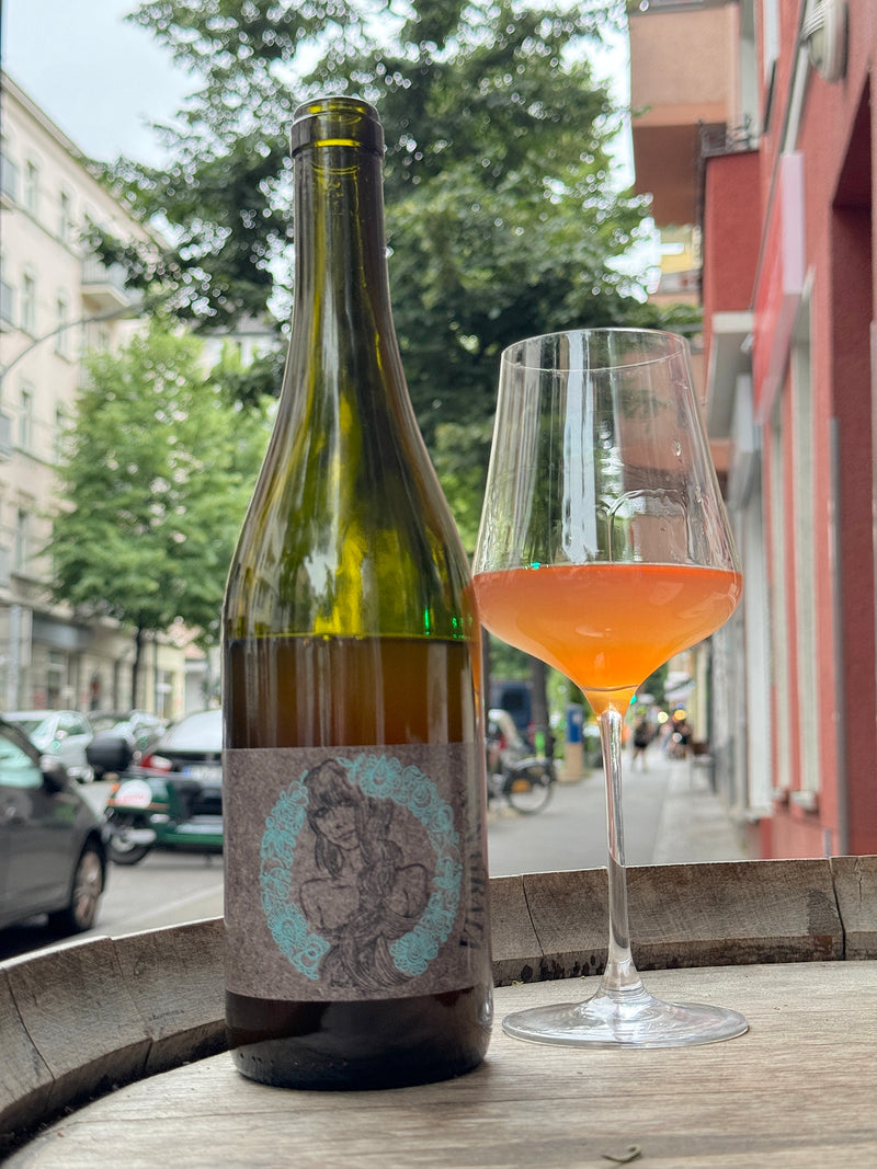 Non Grata 2023 is a AWESOME natural wine crafted by Dluhe Grefty