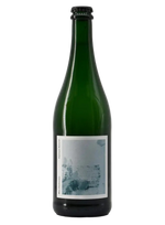 Pet Nat Weiss | Natural Wine by Max Dexheimer.